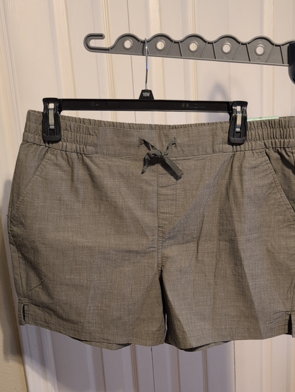Magellan Outdoors Olive Green Athletic Drawstring Shorts